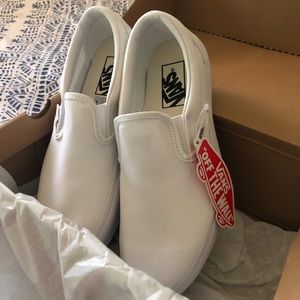 VANS platform slip on triple white